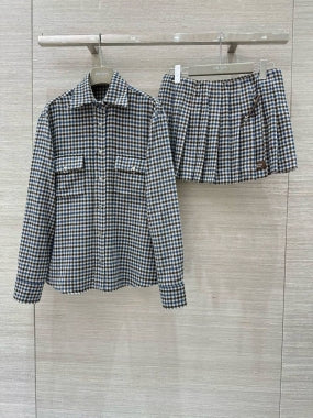 CONJUDO CAMISA Y FALDA PRADA